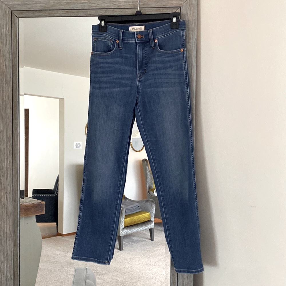 Madewell, 26, stovepipe medium wash jeans, wardrobe staple!  EUC!!